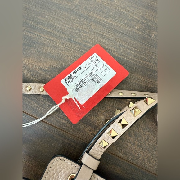 VALENTINO GARAVANI
Rockstud Leather Shoulder Bag - Picture 8 of 13